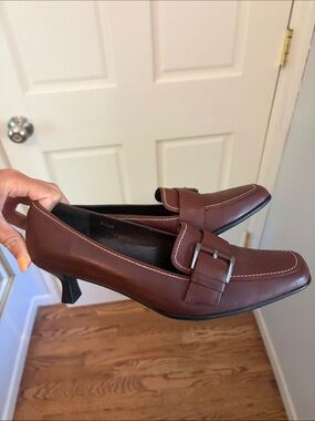 Van Eli Kitten Loafer - Size 8.5 W